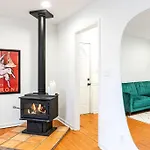 Holiday home Trendy Bohemian Bungalow, Close To Uptown, Plaza & Noda *