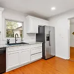 Trendy Bohemian Bungalow, Close To Uptown, Plaza & Noda Charlotte