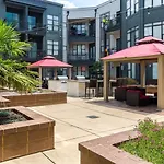 Uptown 1St Ward Corner Unit Superior 2Bd Apt