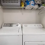 Cozy 1-br With A Seasonal Pool Charlotte