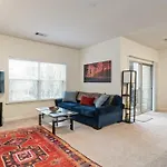 Apartment Cozy 1-br With A Seasonal Pool