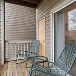 Cozy 1-br With A Seasonal Pool Apartment