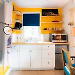 Adorable Solo-traveler Retreat Apartment