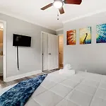 Holiday home 3br Getaway, Hot Tub & Mini Golf Fun Charlotte