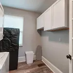 Holiday home 3br Getaway, Hot Tub & Mini Golf Fun Charlotte