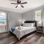 3br Getaway, Hot Tub & Mini Golf Fun *