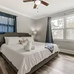 3br Getaway, Hot Tub & Mini Golf Fun * Charlotte