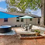 Holiday home 3br Getaway, Hot Tub & Mini Golf Fun Charlotte