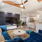 3br Getaway, Hot Tub & Mini Golf Fun Charlotte