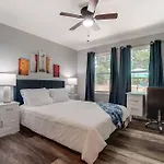 3br Getaway, Hot Tub & Mini Golf Fun * Charlotte