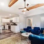 Holiday home 3br Getaway, Hot Tub & Mini Golf Fun Charlotte
