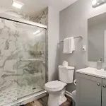 3br Getaway, Hot Tub & Mini Golf Fun