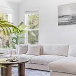 Modern 4br Uptown Oasis!