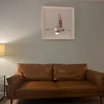 3 Bedroom Townhouse-max 8 Guests Apartment Charlotte