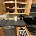 Apartment 3 Bedroom Townhouse-max 8 Guests Charlotte