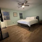 Apartment 3 Bedroom Townhouse-max 8 Guests *
