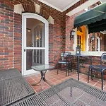 Elegant And Colorful 1Br With Covered Porch