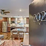 Stylish 1br In Myers Park *