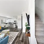 Fresh & Comfy Near Uptown With Hottub & Private Yard Charlotte