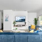 Fresh & Comfy Near Uptown With Hottub & Private Yard Charlotte