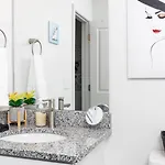 Holiday home Fresh & Comfy Near Uptown With Hottub & Private Yard Charlotte