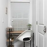 Holiday home Fresh & Comfy Near Uptown With Hottub & Private Yard Charlotte