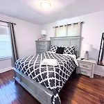 Charming 3 Bdrm In - 1 Mile To Uptown Charlotte