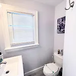 Charming 3 Bdrm In - 1 Mile To Uptown Holiday home Charlotte