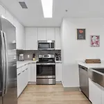 Apartment Queen Retreat - Parking, Views, Near Stadium Charlotte
