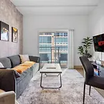 Queen Retreat - Parking, Views, Near Stadium *