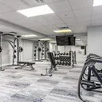 Cozy Urban Getaway - Free Parking, Gym, Stadium