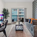 The Panther - Luxury 3br - Free Parking - Views - Stadium - Gym Apartment *
