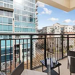 The Panther - Luxury 3br - Free Parking - Views - Stadium - Gym Apartment *