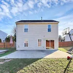 Beautiful Home Near Lake