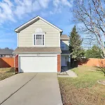 Beautiful Home Near Lake