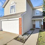 Beautiful Home Near Lake