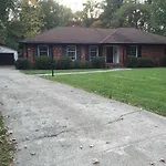 4 Bedroom Ranch In Prime Southpark Backyard And Porch *