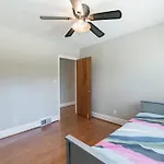4 Bedroom Ranch In Prime Southpark Backyard And Porch *