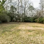 Holiday home 4 Bedroom Ranch In Prime Southpark Backyard And Porch