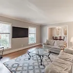 4 Bedroom Ranch In Prime Southpark Backyard And Porch *