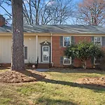 Elegant 4Bd Retreat - Backyard Bbq & Theater Room