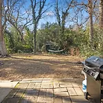 Elegant 4Bd Retreat - Backyard Bbq & Theater Room