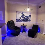 Apartment Frisky Adult Play Place - Fri & Sat Get Sunday Free! 