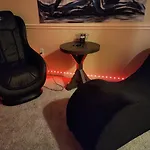 Apartment Frisky Adult Play Place - Fri & Sat Get Sunday Free! 