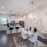 Stylish 3br In Clt, Close To Downtown, Airport, Wfh & Parking & Family Friendly & Business Ready Holiday home *
