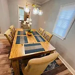 Holiday home 3br Getaway, Hot Tub & Mini Golf Fun *