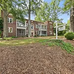 Contemporary Gem In The Heart Of Myers Park