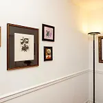 Trendy Bohemian Bungalow, Close To Uptown, Plaza & Noda Holiday home *