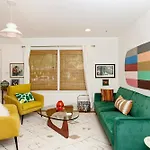 Holiday home Trendy Bohemian Bungalow, Close To Uptown, Plaza & Noda Charlotte