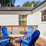 Trendy Bohemian Bungalow, Close To Uptown, Plaza & Noda *